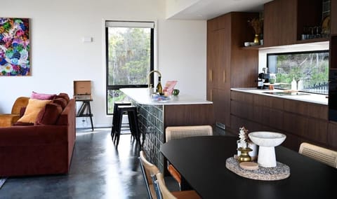 Tamar Views House in Tasmania