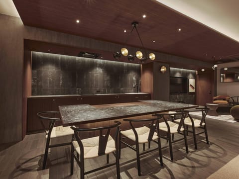 Dining area, kitchen