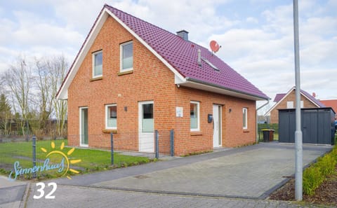 Property building, Garden view, Street view