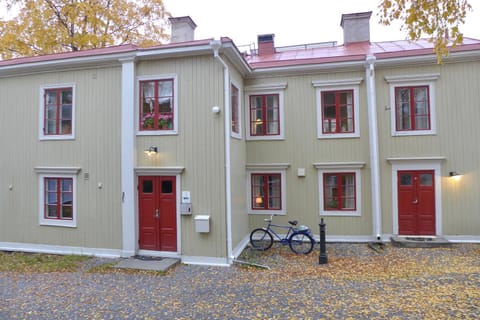Facade/entrance, Autumn