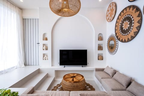 Living room, Entertainment