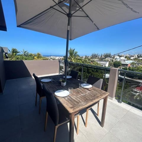 Patio, Dining area, Sea view