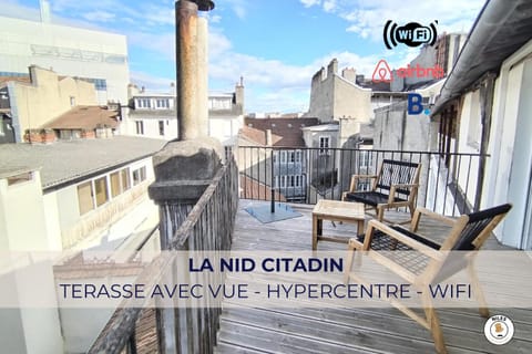 Property building, Patio, Day, View (from property/room), Balcony/Terrace, Dining area