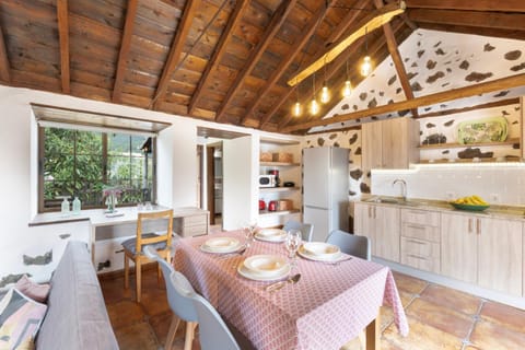 Property building, Kitchen or kitchenette, Living room