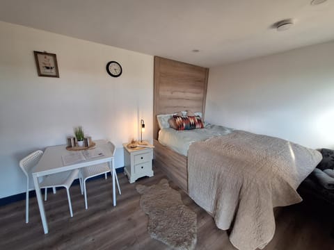 Pond residence Pine 2ppl Adults only Nature lodge in County Kilkenny