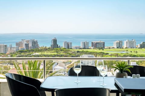 View (from property/room), Balcony/Terrace, Balcony/Terrace, Dining area, City view, Sea view