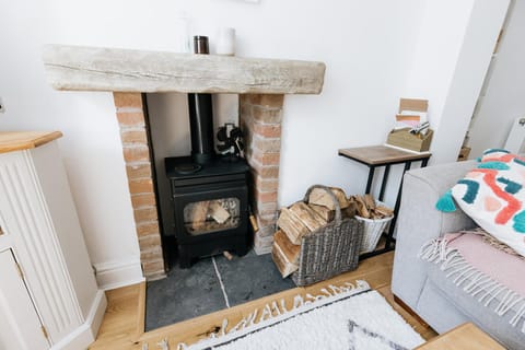 Living room, Seating area, fireplace, internet