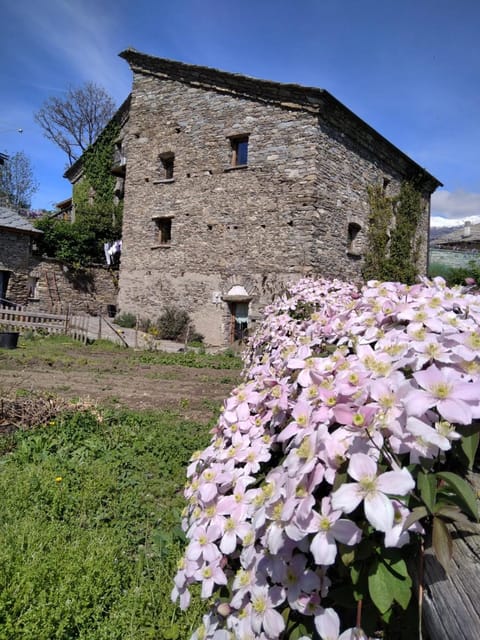 Il noce e la strega Country House in Aosta Valley, Italy