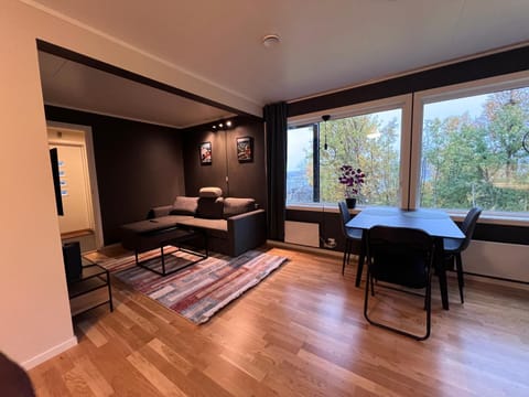 Communal lounge/ TV room, Dining area