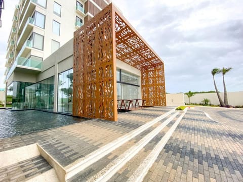 Property building, Day, Lobby or reception, Parking