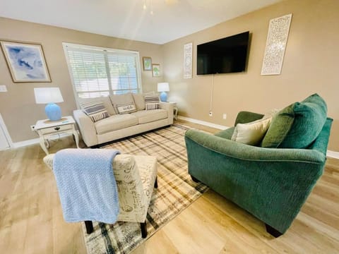 Eastgate 5A Cozy family retreat close to downtown Hammond Apartment in Hammond