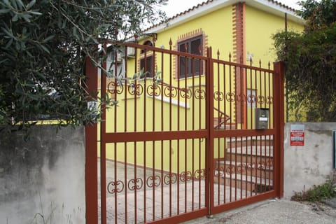 Property building, Day