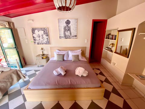 Tortuga Studios Aegina Port Apartment in Argolis, Greece