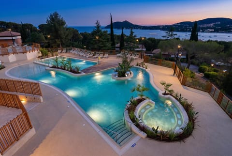 Natural landscape, Pool view, Sea view, Sea view, Swimming pool, sunbed