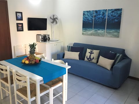 TV and multimedia, Living room, Dining area