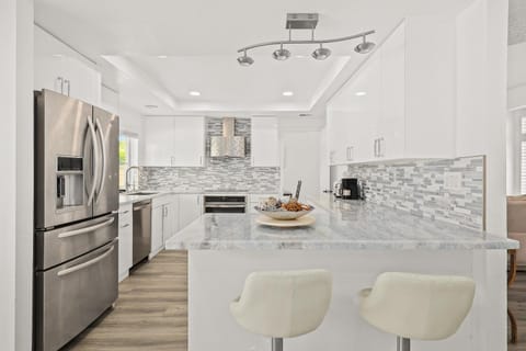 Newly Remodel Luxury Home with Hotel-Like Amenity Villa in Rowland Heights