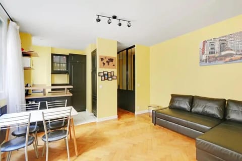 Living room, Lounge or bar