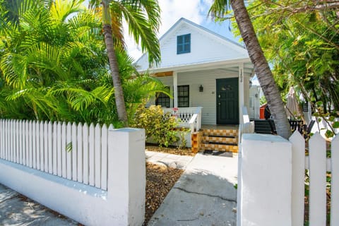 Garden Of Roses - Monthly Rental House in Key West