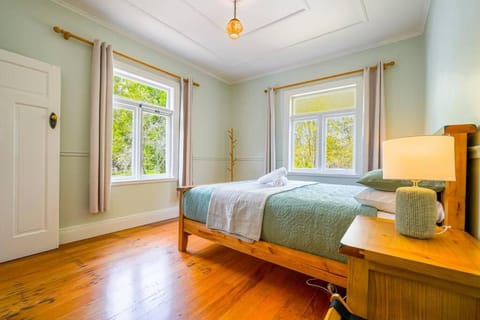 Horse Club Retreat 3 Bedrooms House in Auckland