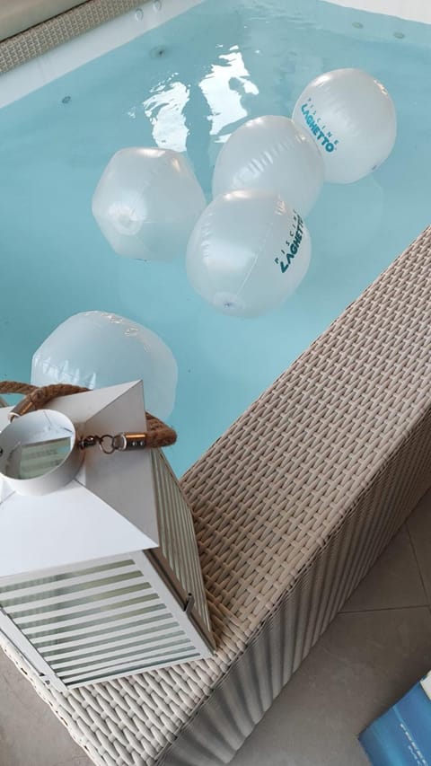 Hot Tub, Swimming pool