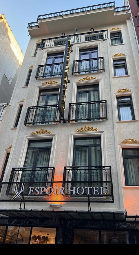 Property building, Day