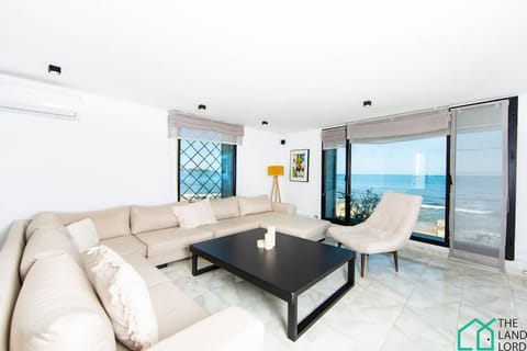 Living room, Sea view