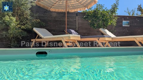 Swimming pool, Swimming pool, sunbed