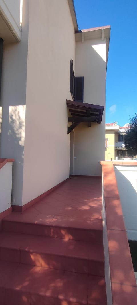 Property building, Day, View (from property/room), Balcony/Terrace