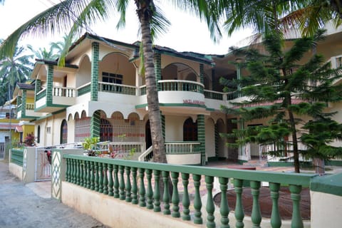 Facade/entrance, Facade/entrance