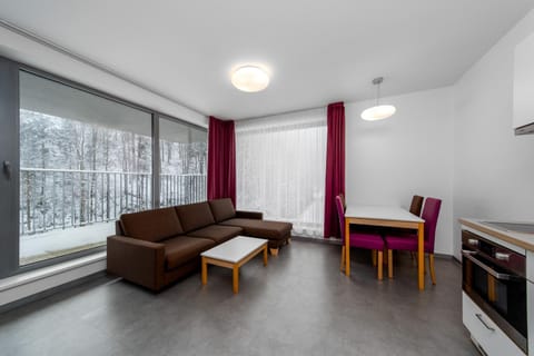 Kitchen or kitchenette, Seating area