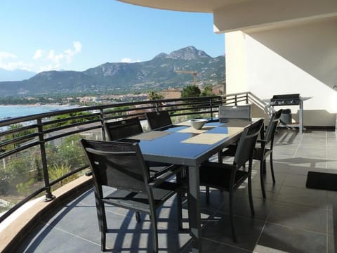 Natural landscape, View (from property/room), Balcony/Terrace, Mountain view, Sea view