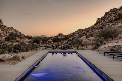 Whistling Rock By The Cohost Company House in Yucca Valley