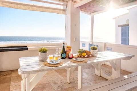 Patio, Balcony/Terrace, Food and drinks, Sea view