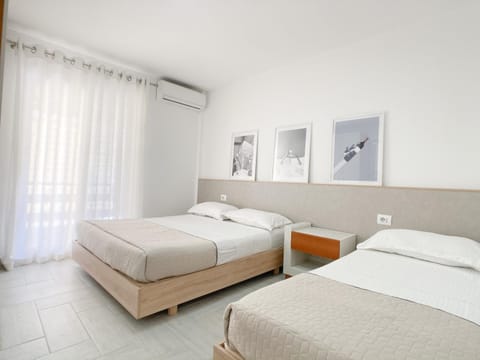 Bed, Bedroom, air conditioner