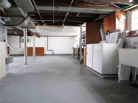 Comfy First Floor Bedroom near Cleveland Clinic Fairview Vacation rental in Cleveland Heights