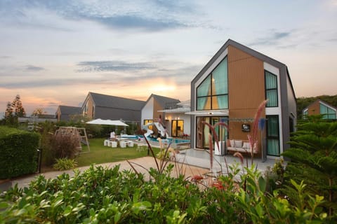 Property building, Garden, Garden view, Sunset