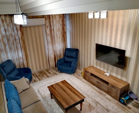 Communal lounge/ TV room, TV and multimedia, Living room, Evening entertainment