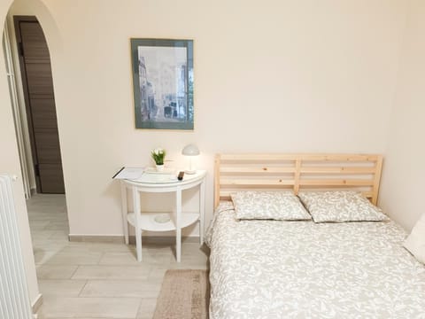 Bed, Photo of the whole room, Decorative detail, Bedroom