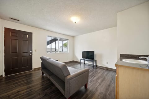 Modern Apartment mins from WSU Apartment in Pullman