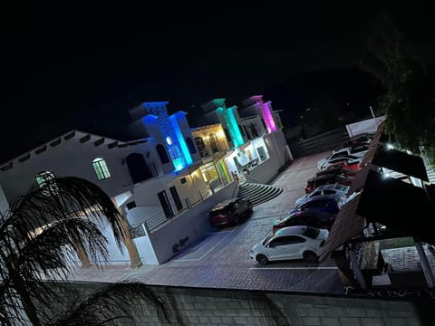 Neighbourhood, Parking