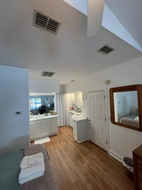 Beautiful Newly Remodeled Mini Suite at Sea Trail Resort Apartment in Sunset Beach