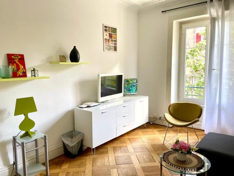 8 minutes walking from Lausanne Train station Apartment in Lausanne