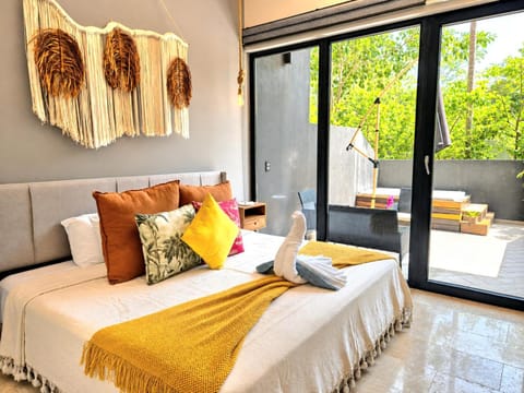 Bed, Photo of the whole room, Seating area, Bedroom, towels