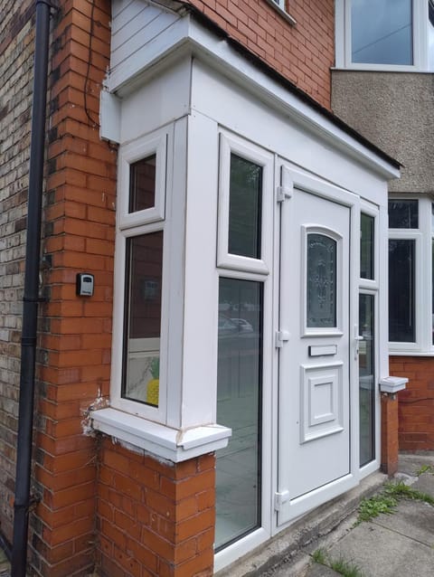 Property building, Facade/entrance, Day