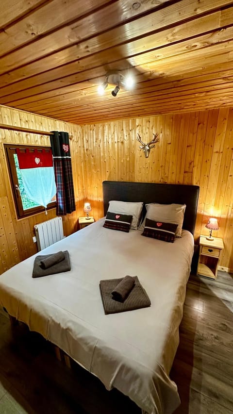 TV and multimedia, Photo of the whole room, Bedroom