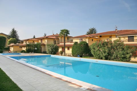 Spring, Summer, On site, Swimming pool, Swimming pool