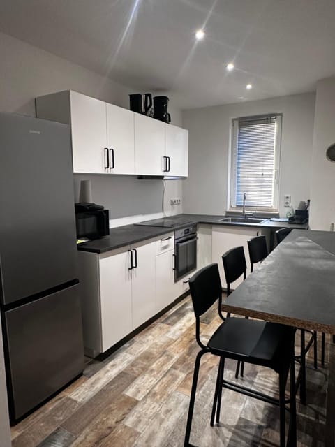 Coffee/tea facilities, Kitchen or kitchenette, microwave, stove, stove, kitchen, kitchen