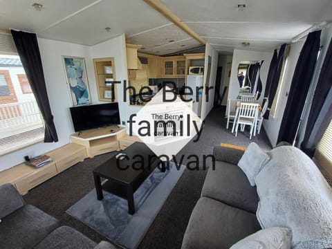 Meadow Lakes Golden Palm Resort House in Chapel Saint Leonards