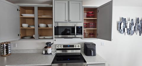 Cozy house with a Heated Swim spa House in Port Charlotte