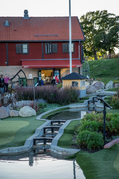 Facade/entrance, Garden, Minigolf, Lobby or reception, Evening entertainment, Area and facilities